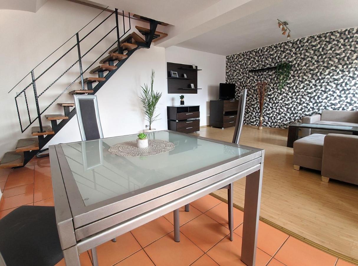 Times Square Apartment *